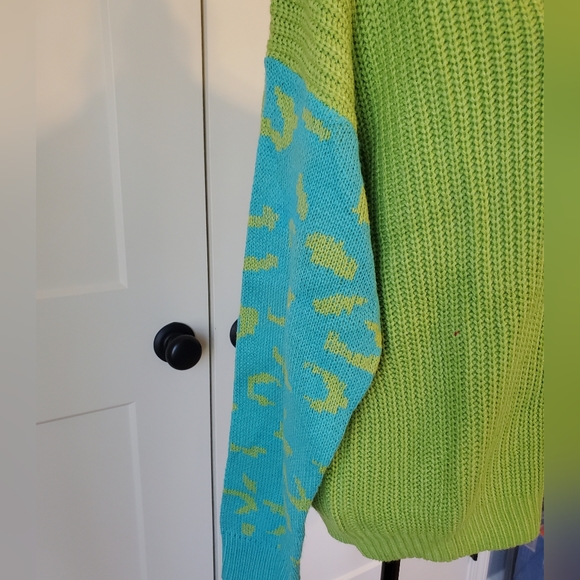 Umgee Spring Sweater-NWT - Picture 3 of 7